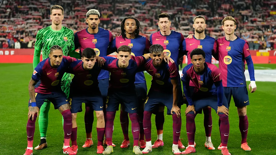 نجم برشلونة يرفض مغادرة الكامب نو رغم قرار فليك الحاسم باستبعاده نهائيًا من خططه