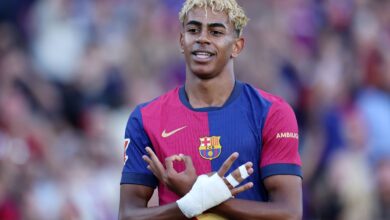 ساحر أوروبا يريد برشلونة : "نفسي ألعب مع لامين يامال"