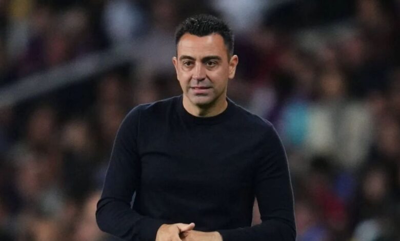 مفاجأة مدوية: نادٍ جديد يستهدف أسطورة برشلونة تشافي هيرنانديز للعودة للتدريب