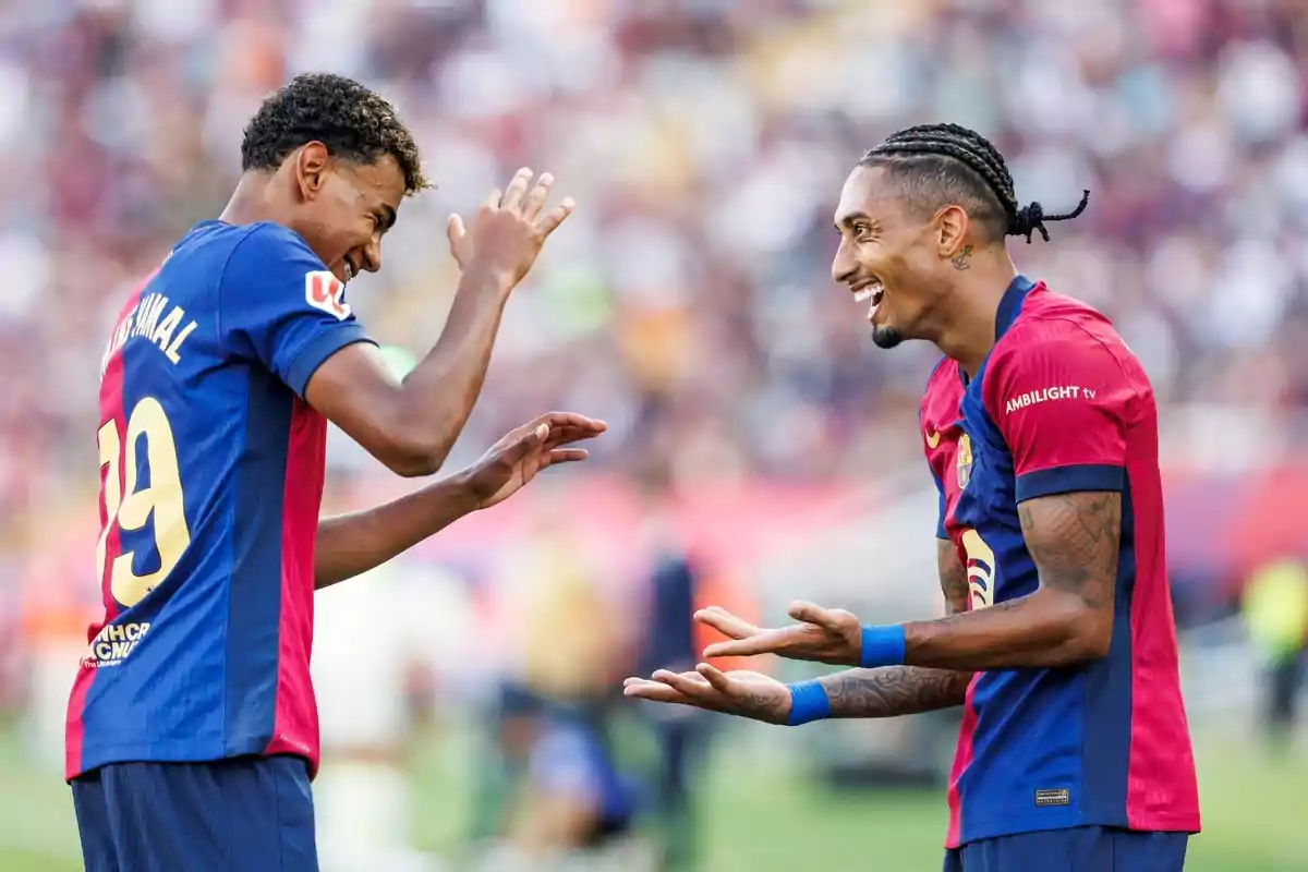 صدمة في برشلونة.. نجم موهوب يقترب من الرحيل ويامال ورافينيا يرفضون القرار
