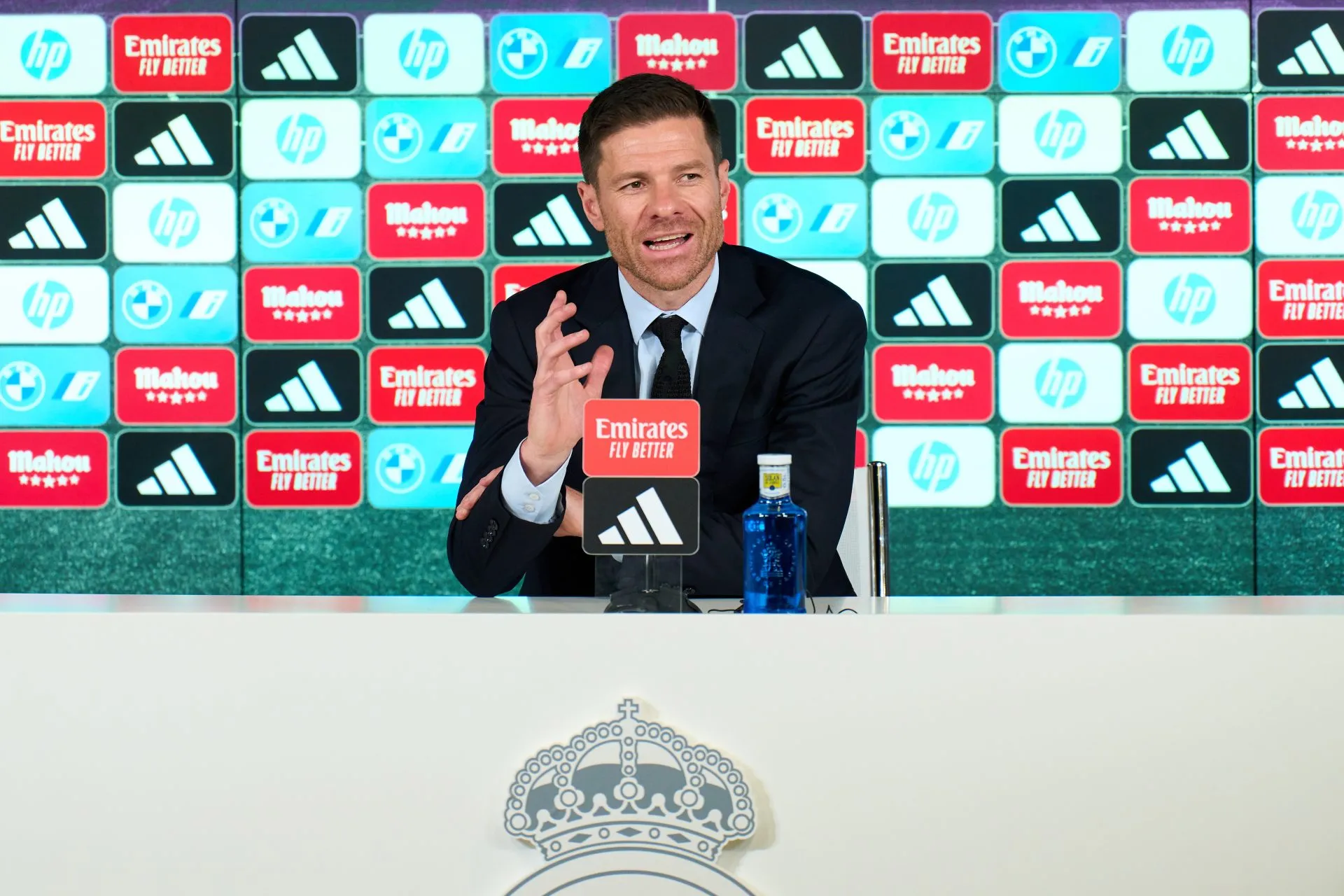 تشابي ألونسو يُشعل أجواء ريال مدريد بقرار ناري قبل المونديال: "الاستبعاد فورًا للمستهترين"