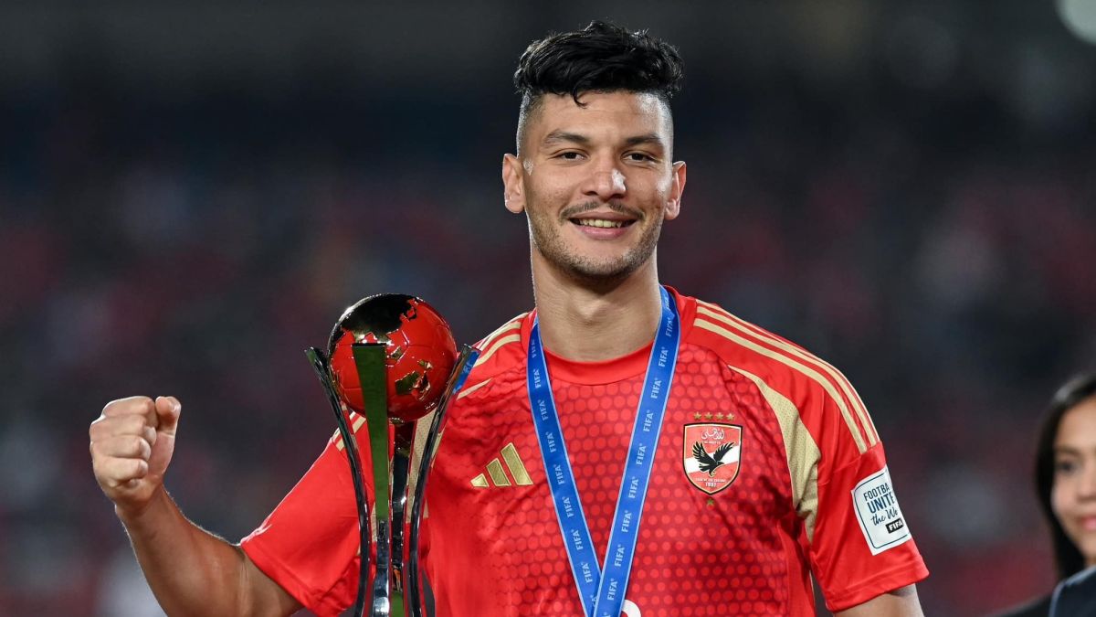 الأهلي يرصد نجم تونسي لتعويض أشرف داري في صيف 2025