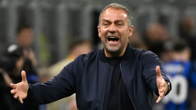 توتر في برشلونة.. فليك يعرب عن غضبه للابورتا قبل المباراة الافتتاحية