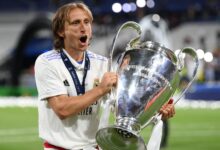 مودريتش يصدم الجميع داخل ريال مدريد ويُسلّم الرقم 10 بنفسه