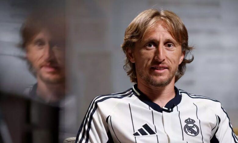 مودريتش يتحدث بلا قيود بعد خروجه من ريال مدريد.. وكلامه عن بيريز يُشعل الجدل