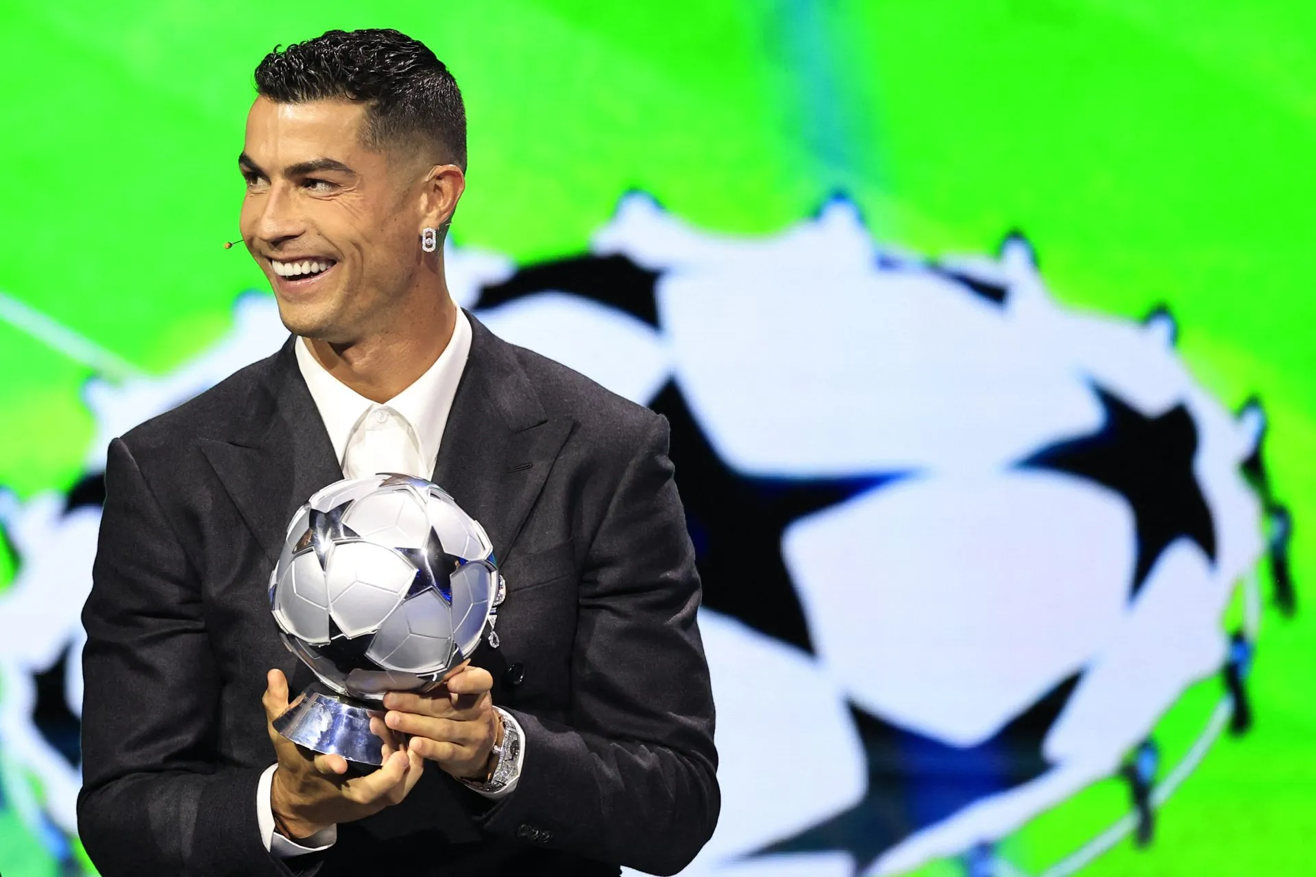 نجم ريال مدريد يكشف نصيحة كريستيانو رونالدو اللي غيرت تفكيره: "ماكنتش مصدقه"