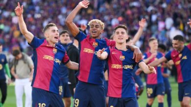 لاعب وسط برشلونة يحسم موقفه من العروض الإنجليزية والسعودية