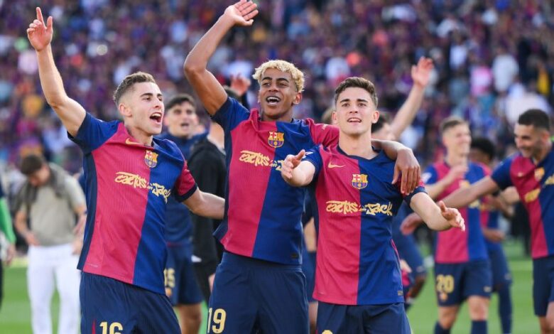لاعب وسط برشلونة يحسم موقفه من العروض الإنجليزية والسعودية