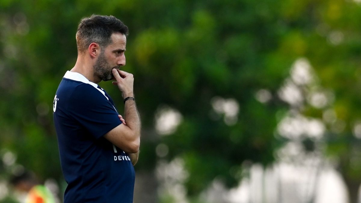الزمالك يُكثف الضغط لحسم الصفقة التبادلية.. وفيريرا يضع شرطه الأخير