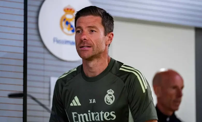 ألونسو يكشف الحقيقة وراء غياب ثلاثي ريال مدريد عن البداية الرسمية