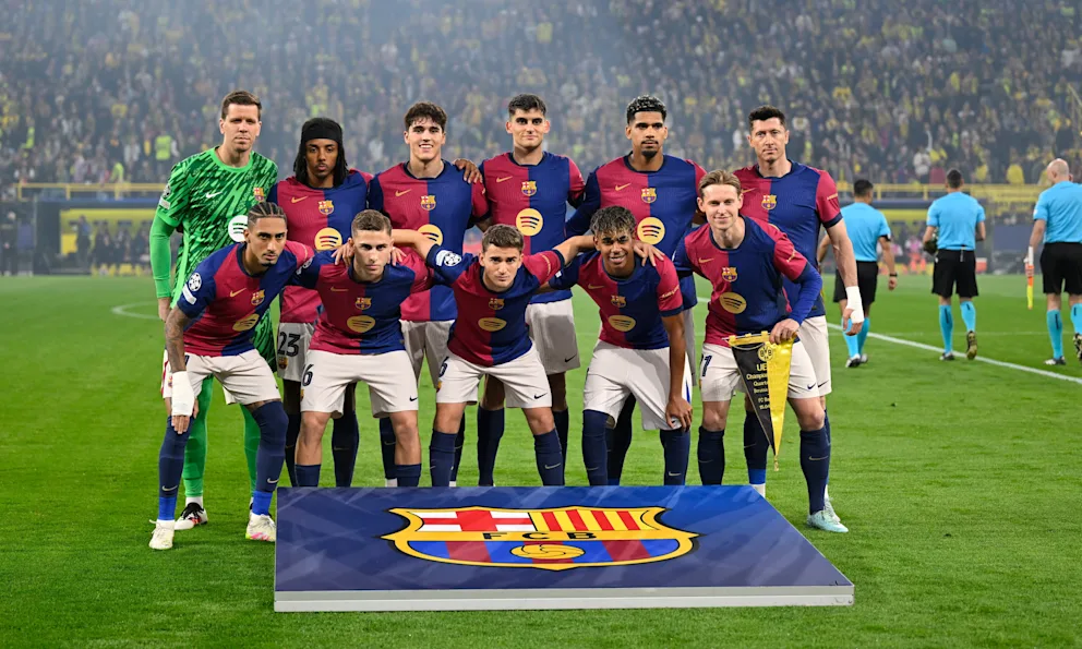 برشلونة يعيد الحسابات.. مدافع غير مرشح يقترب من دور القائد في الخط الخلفي