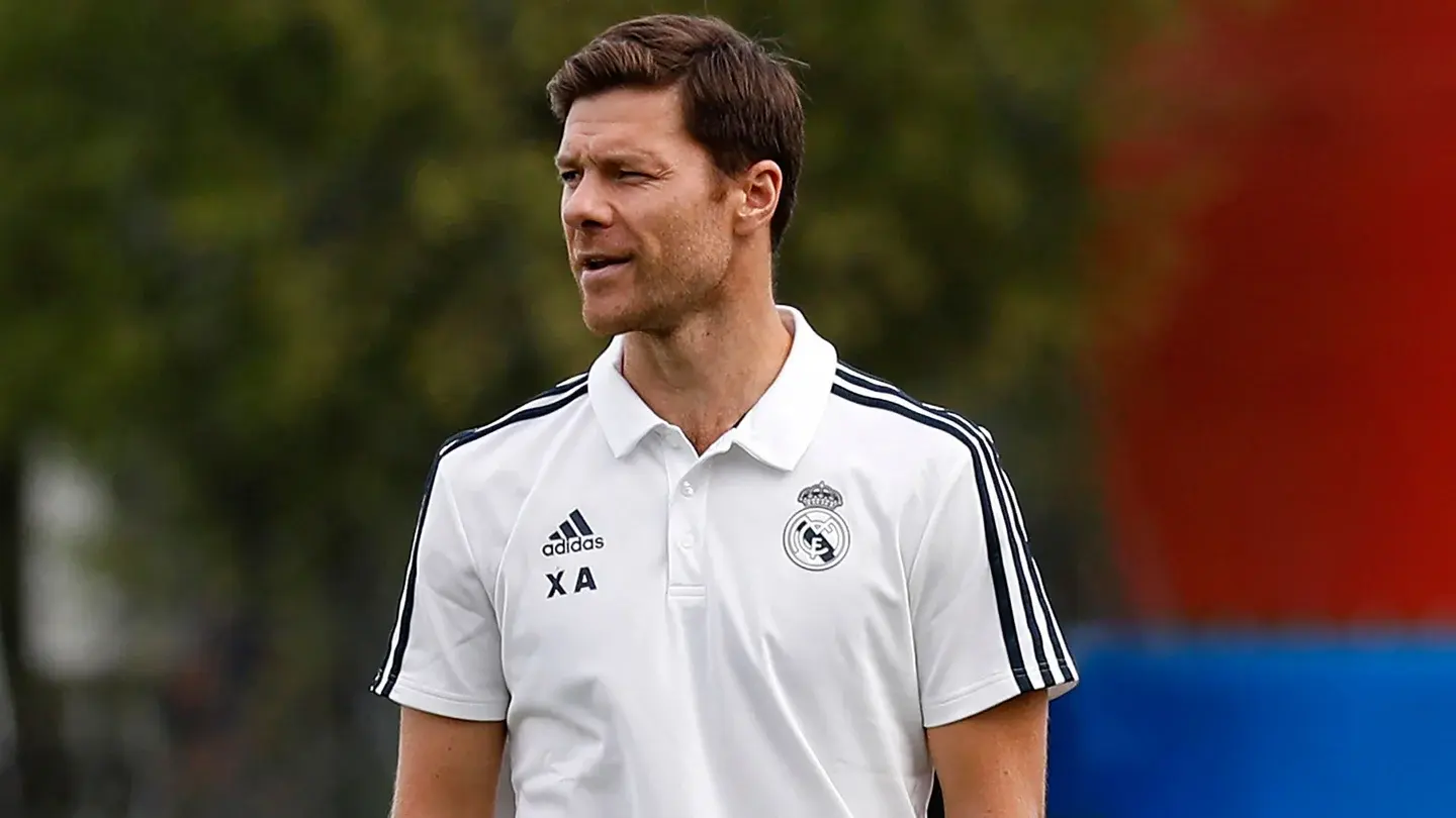 انضباط قبل كل شيء.. ألونسو يعاقب نجم ريال مدريد رغم تألقه الكبير