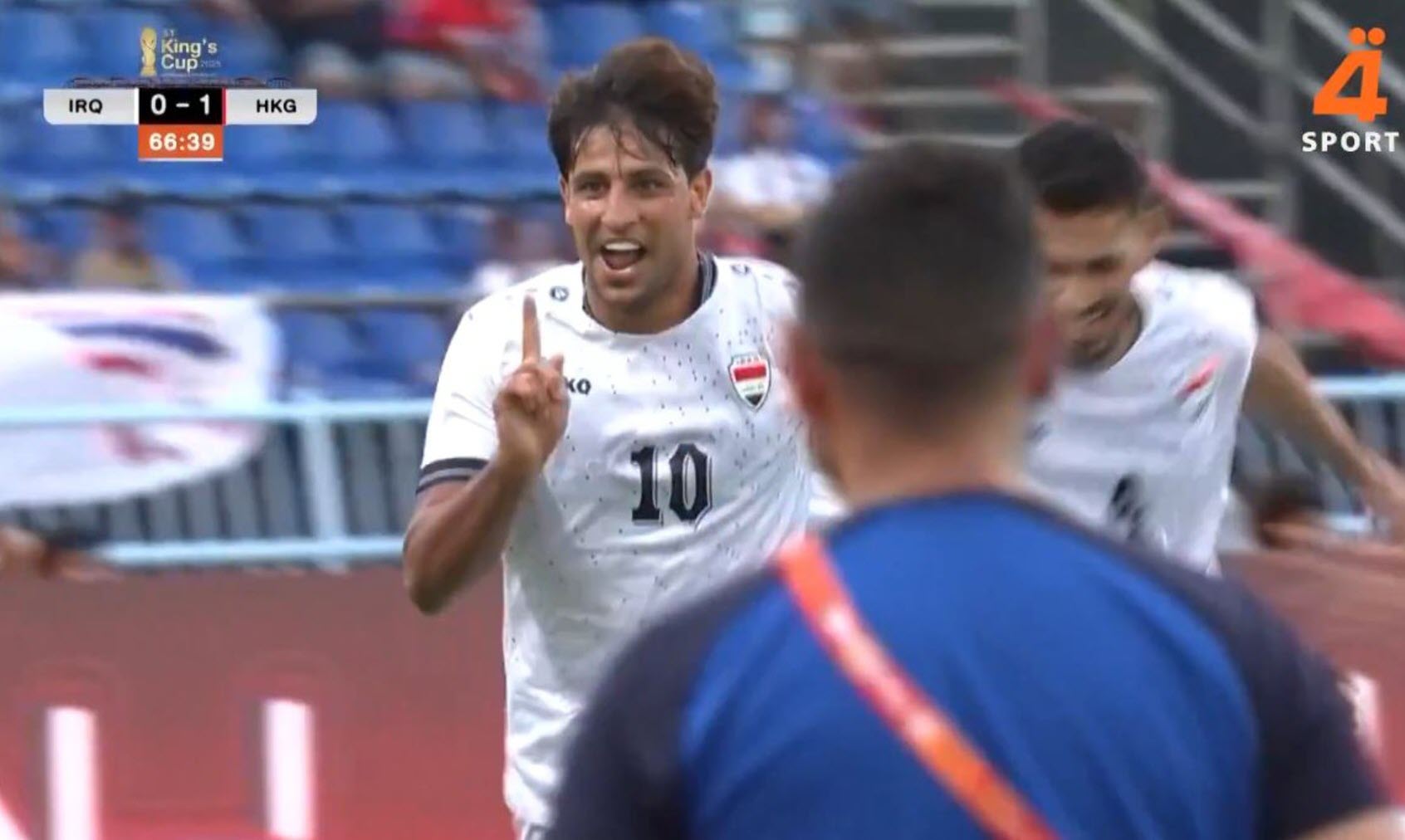 مهند علي يسرق الأضواء: مقصية مذهلة تقود العراق لنهائي كأس ملك تايلاند