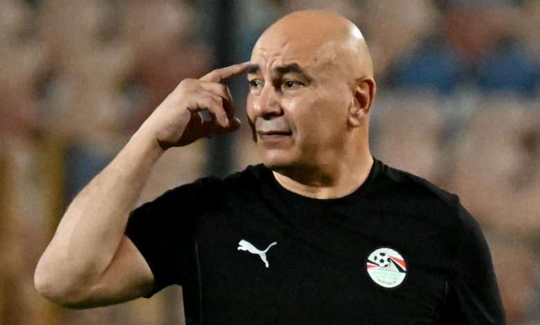 توتر مستمر.. الحضري يتمسك بموقفه ويرفض الصلح مع حسام حسن رغم تدخل الوزير