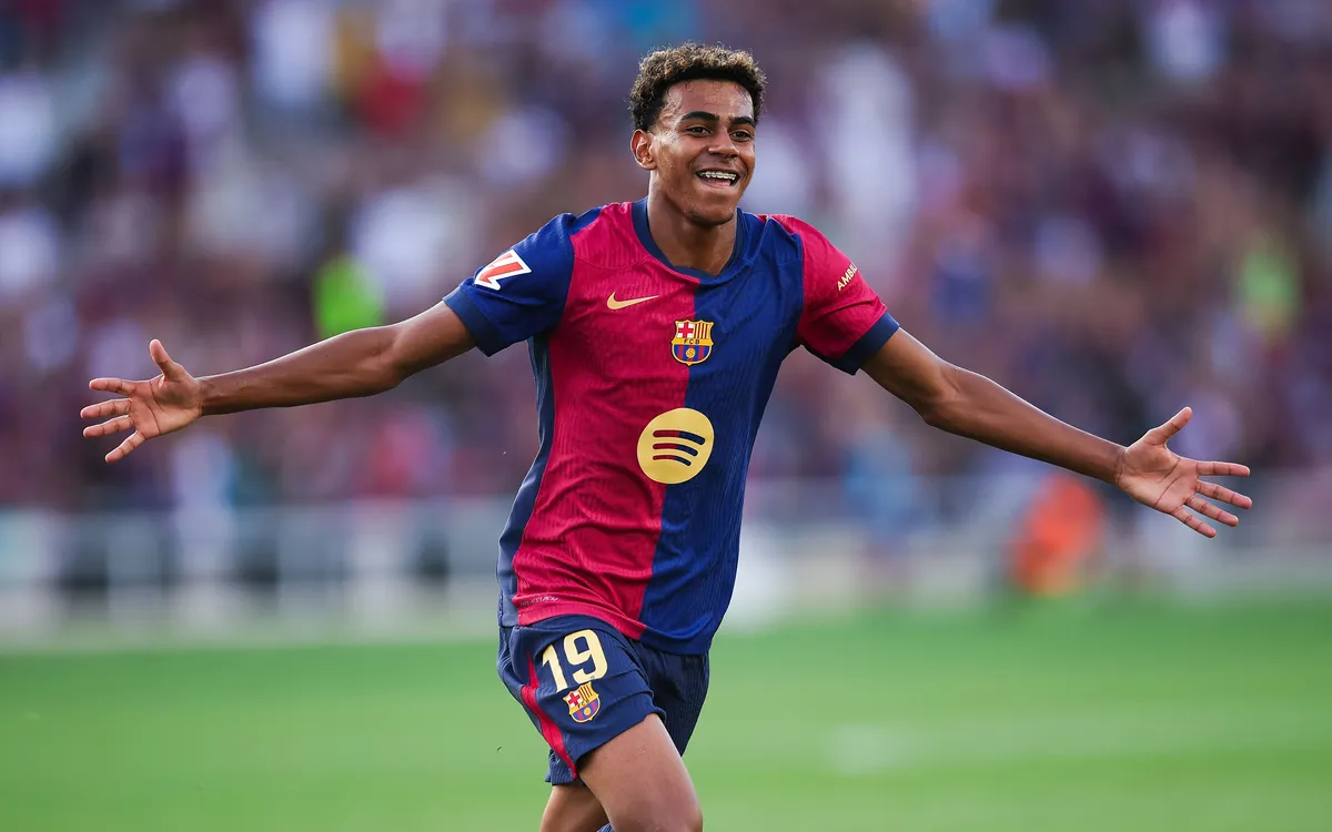 كلمة واحدة من يامال تكفي.. برشلونة يتراجع عن قراره ويحتفظ بنجم لم يكن في الخطة
