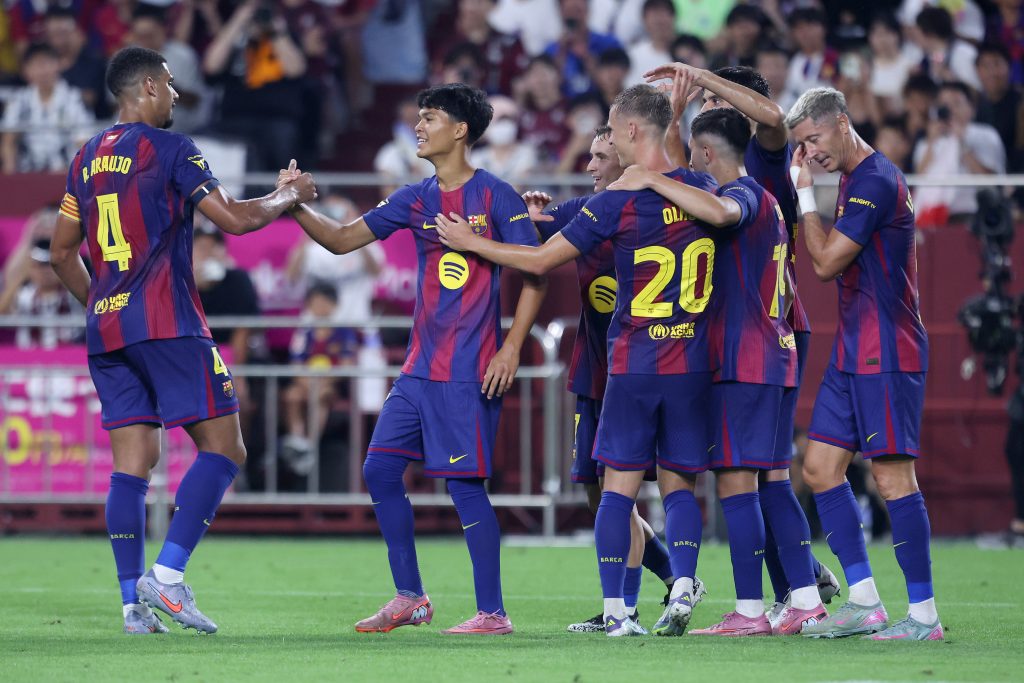 رباعي برشلونة يمثل "خطًا أحمر" في تشكيلة فليك