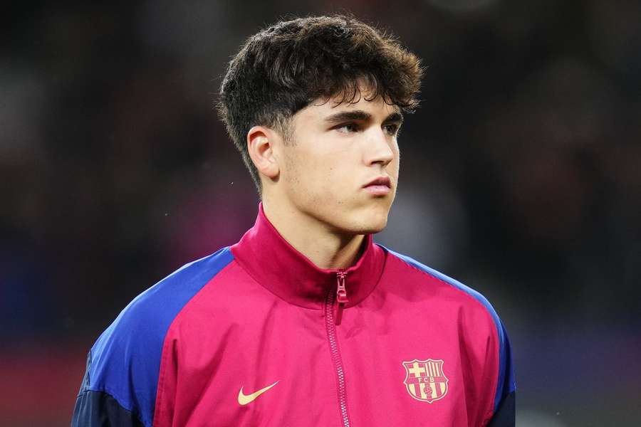 نجم برشلونة الشاب كوبارسي يتحدث بثقة عن خطة الفوز ويحذر من أبرز أسلحة ريال مدريد