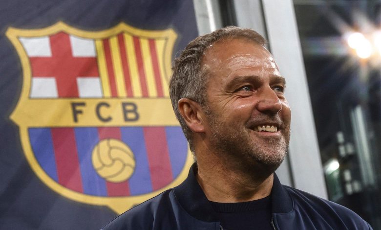 إدارة برشلونة تندم على قرارها بعد إصرار فليك على بقاء نجم الفريق