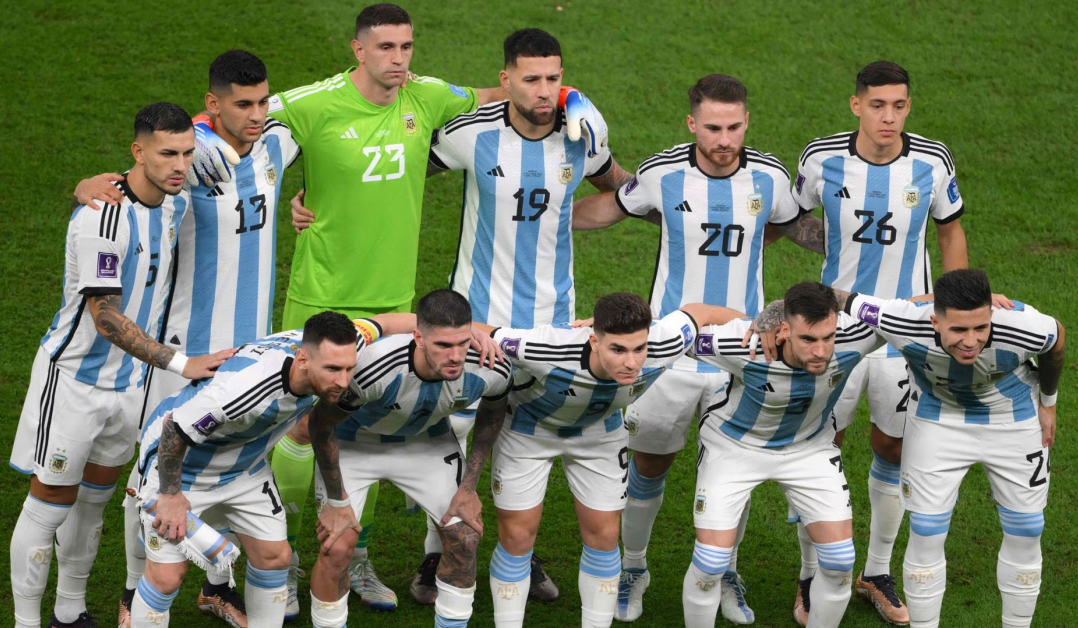 صدى في برشلونة بعد طلب غريب من نجم الفريق بخصوص زميل ميسي السابق