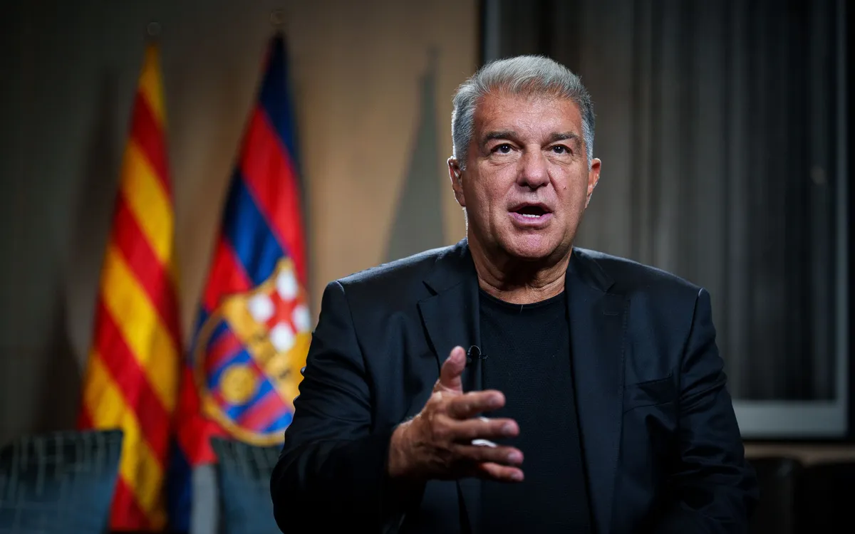 خطوة جريئة من لابورتا.. برشلونة يضحي بثنائي مميز لضم نجم عالمي