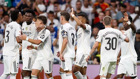 ثنائي ريال مدريد "الذهبي".. ألونسو يضعهما في قائمة غير القابلين للاستبعاد