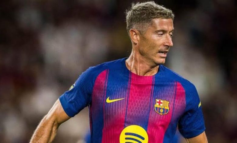 هل يخطئ برشلونة بقرار رحيل ليفاندوفسكي؟ إليك 3 أسباب للتراجع عن الخطة