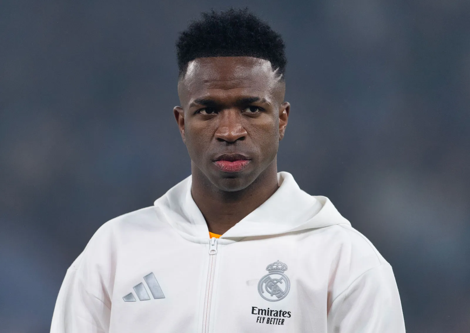 فينيسيوس يُفجّر أزمة داخل ريال مدريد بعد الكلاسيكو.. إدارة النادي تتحرك