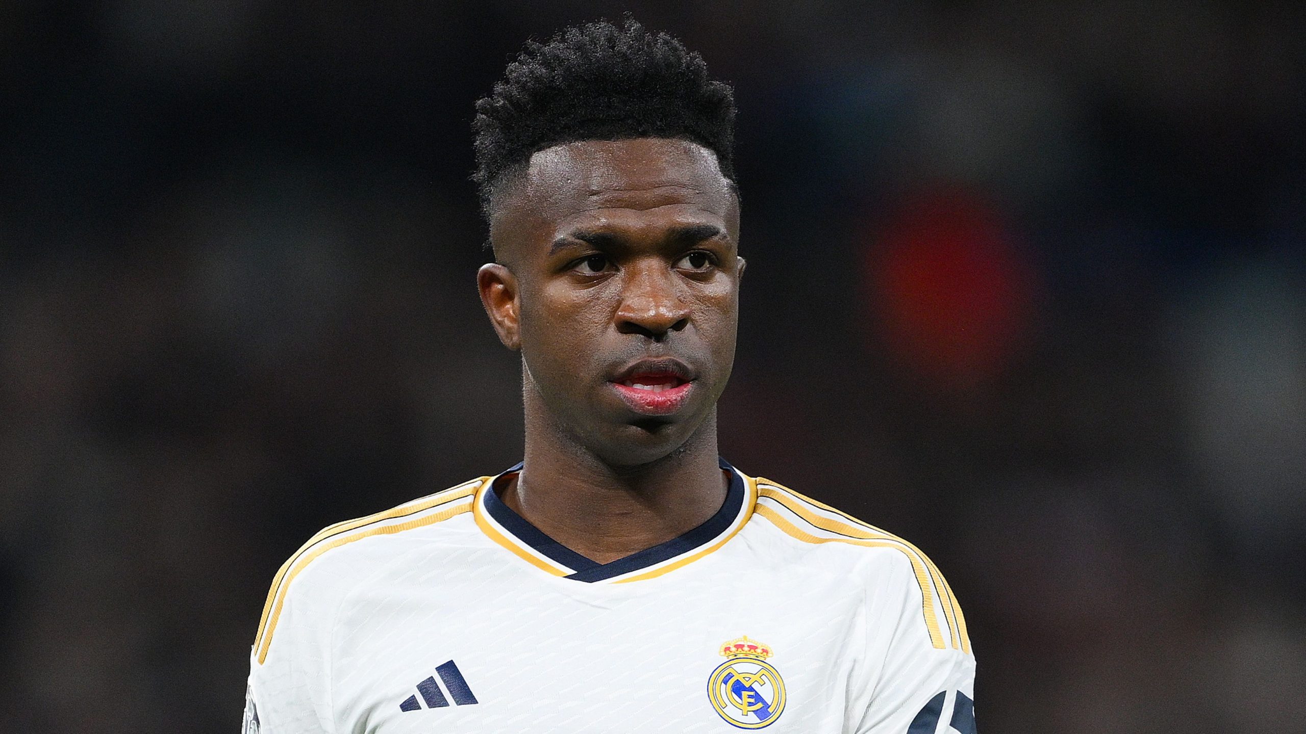 نار جديدة على فينيسيوس.. نجم أتلتيكو مدريد السابق يهاجمه بسبب تصريحه المثير: "ده مش مقبول خالص"