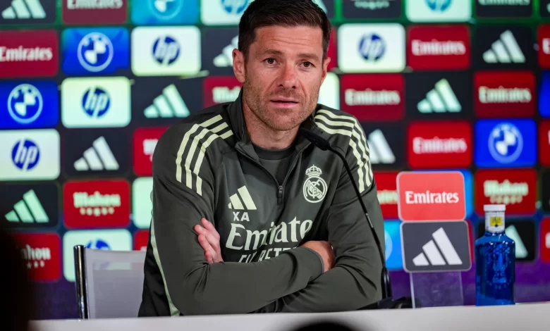 مفاجأة من تشابي ألونسو: “أفتقد أحد نجوم ريال مدريد السابقين”