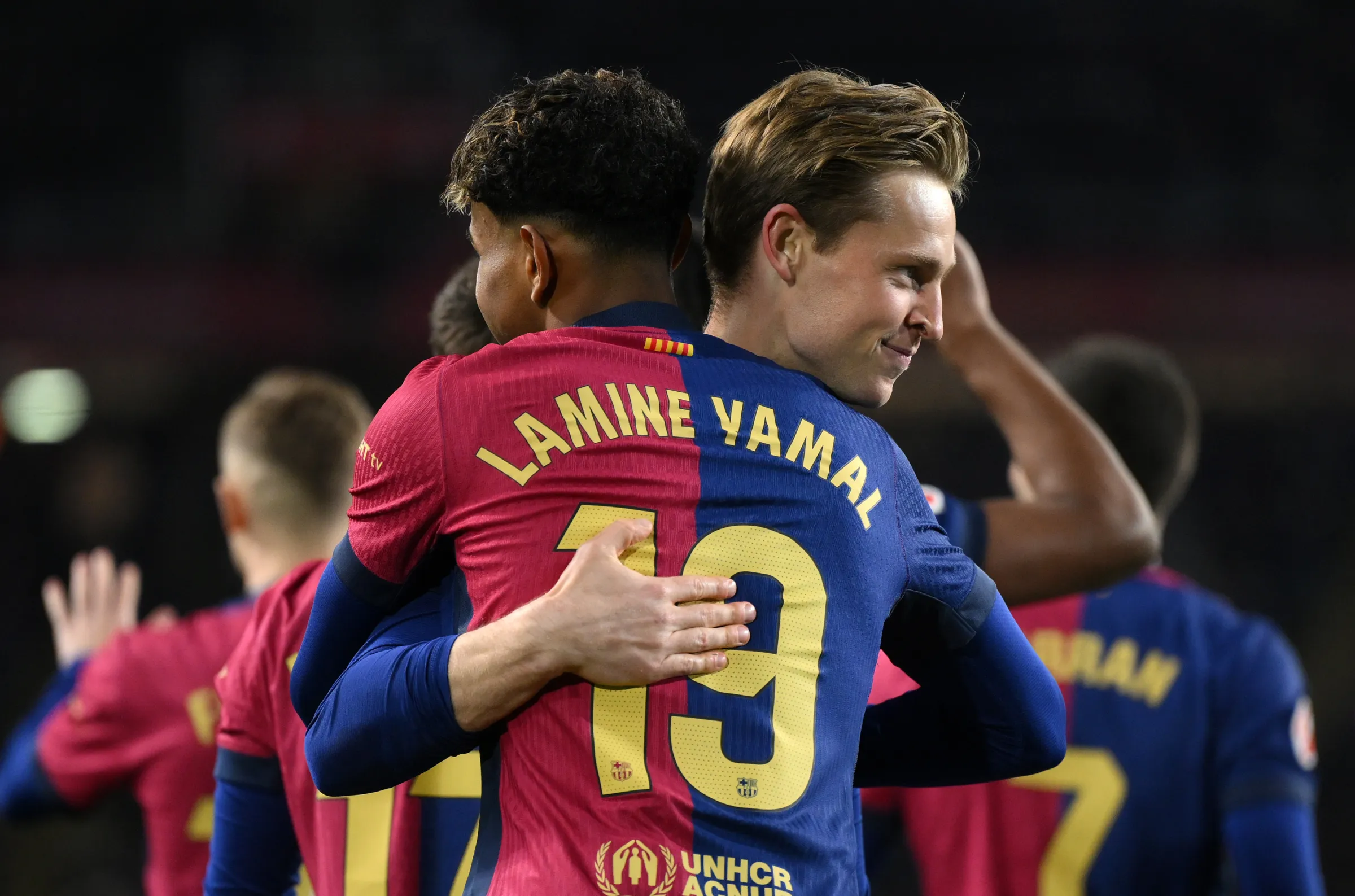 الهدوء مفقود داخل برشلونة.. يامال ودي يونغ يبدوان غير راضيين عن أحد اللاعبين