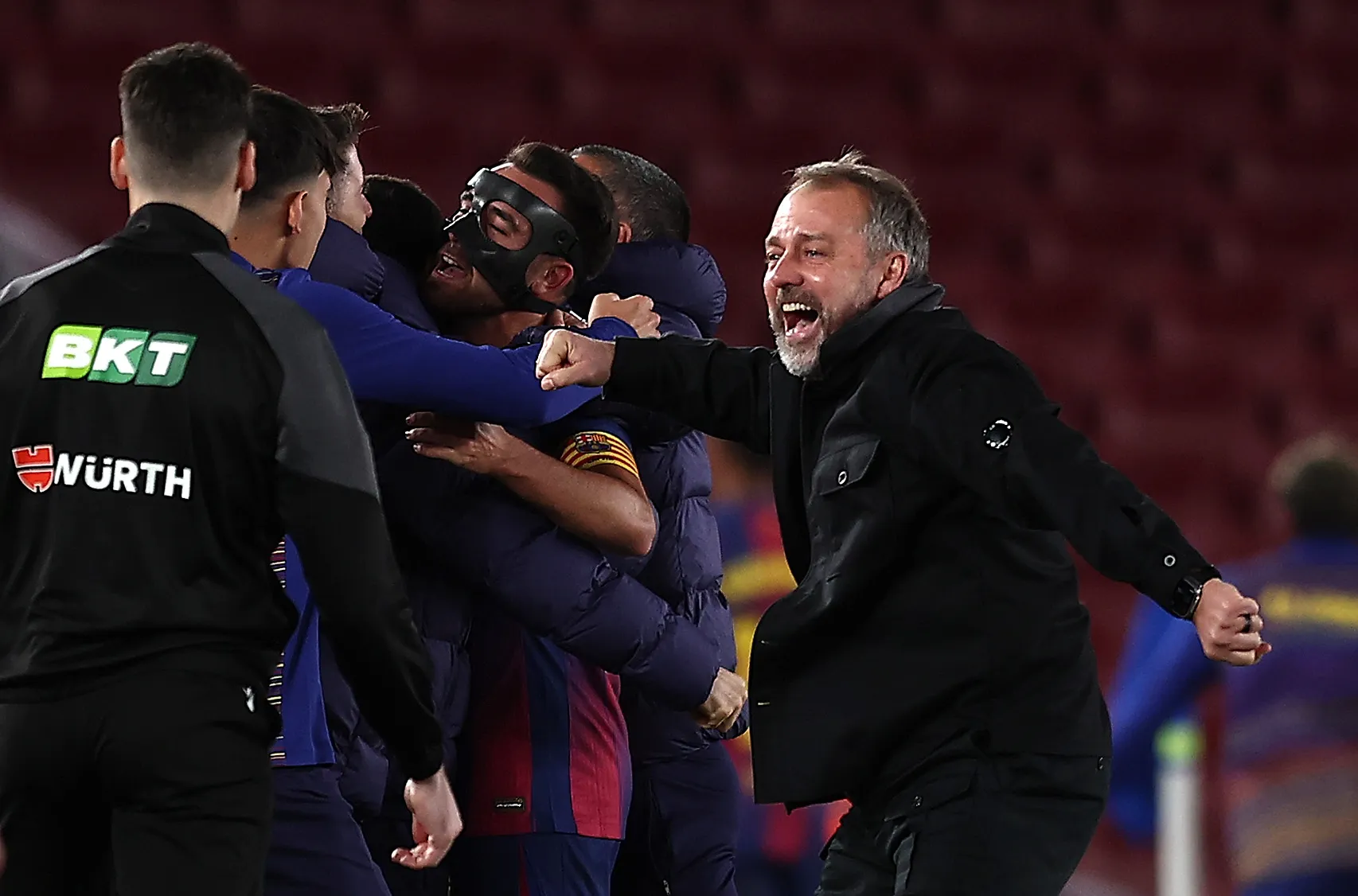 قرار قوي من فليك: الاستغناء عن نجم برشلونة في يناير بسبب ضعف المستوى