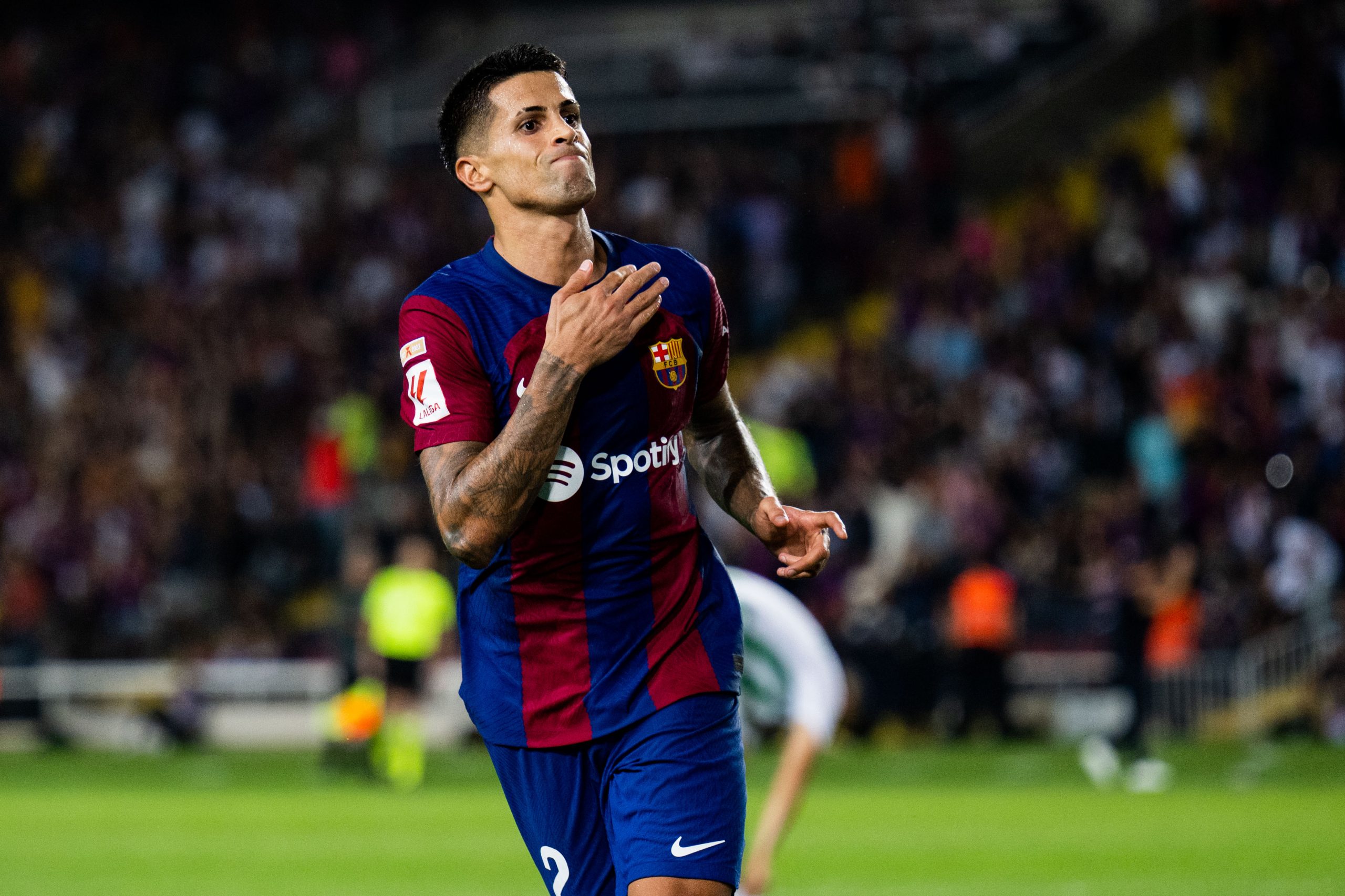 برشلونة يستهدف كانسيلو.. تحركات قد تغير التشكيلة الأساسية