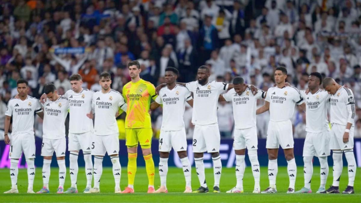 غرفة ملابس ريال مدريد مشتعلة.. نجم الفريق يعلن عزمه على الرحيل بعد فقدان الثقة