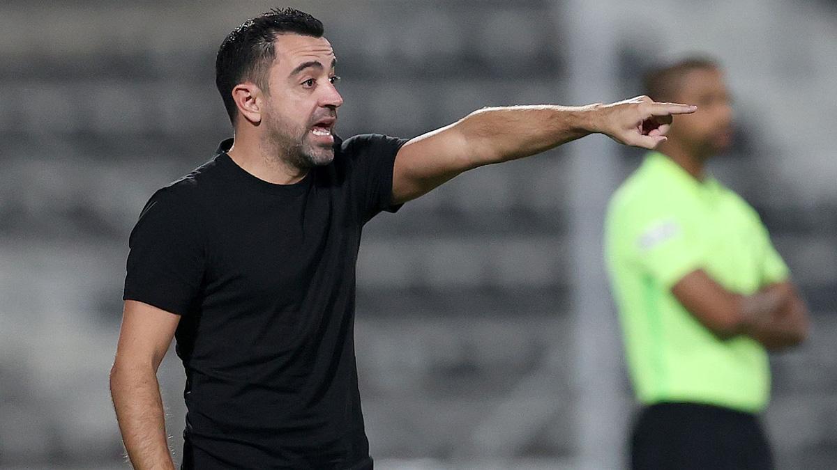 تشافي يرسم طريق إعادة بناء مانشستر يونايتد.. ورهان على عناصر قادمة من برشلونة