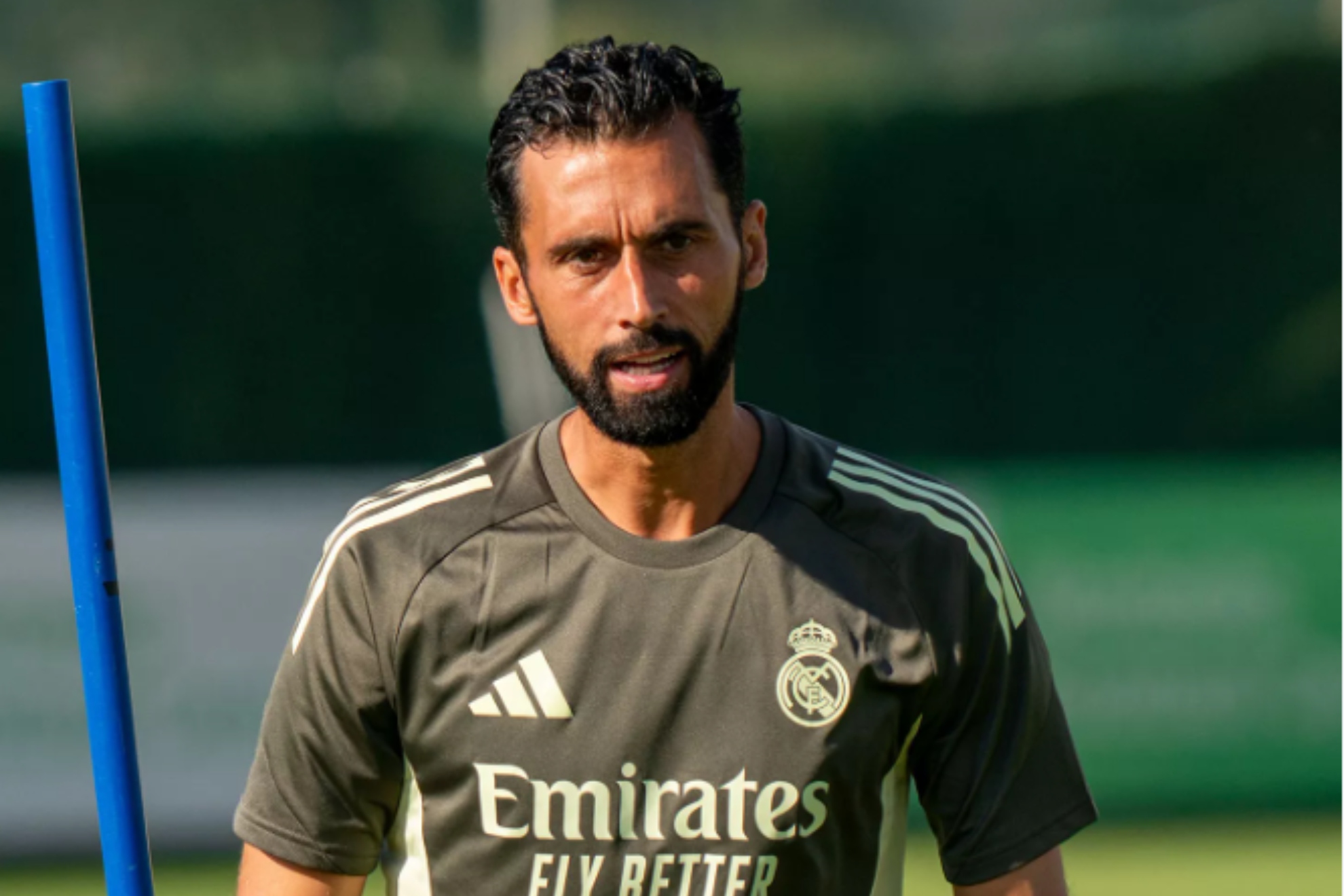 أربيلوا يشعل الجدل.. تراجع نجم مدريد يثير الريبة حول تشيلسي