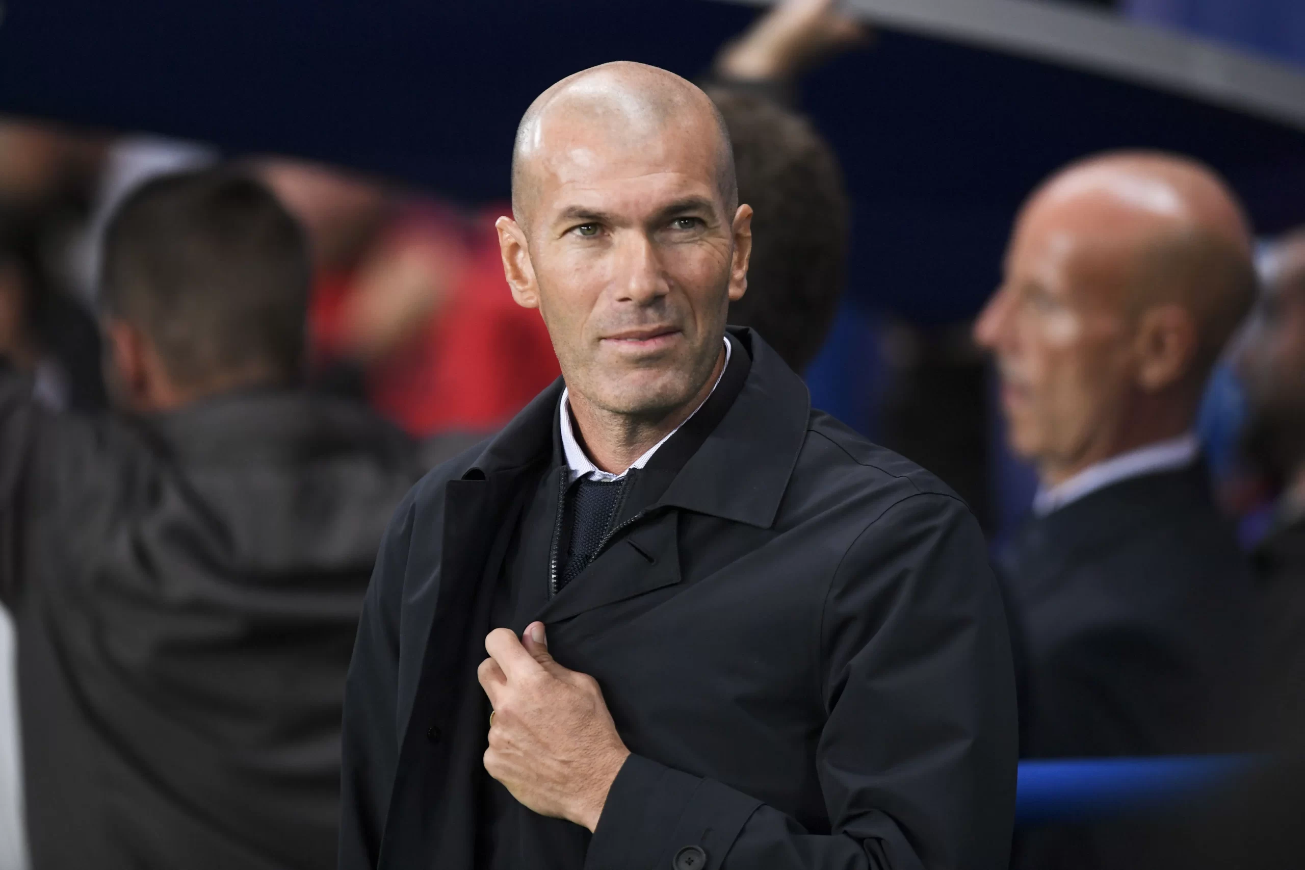 قبل ما يرجع.. زيدان يطلب بيع نجم ريال مدريد وجلب ثنائي قوي