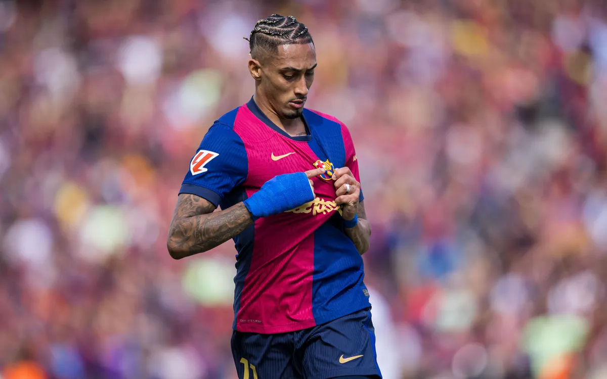 برشلونة مشهد الغضب: رافينيا يثور بسبب المعاملة الخاصة لامين يامال