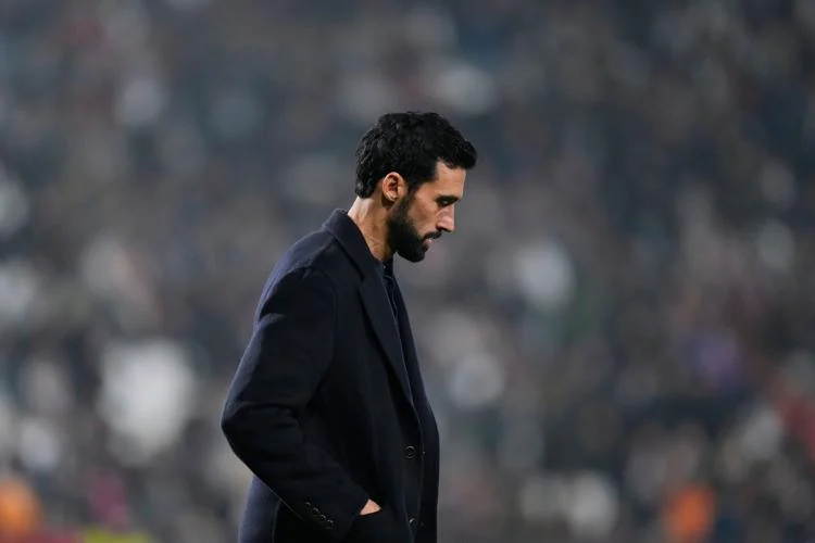 أربيلوا يصدم الجميع في ريال مدريد: ثنائي الفريق على طريق الرحيل