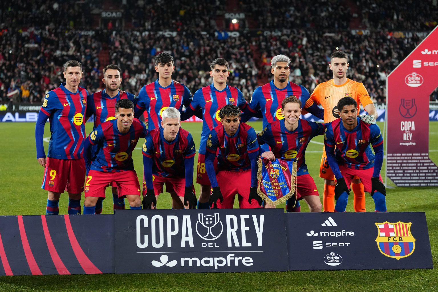 فليك يحسم أولى صفقات برشلونة مبكرًا قبل 2026