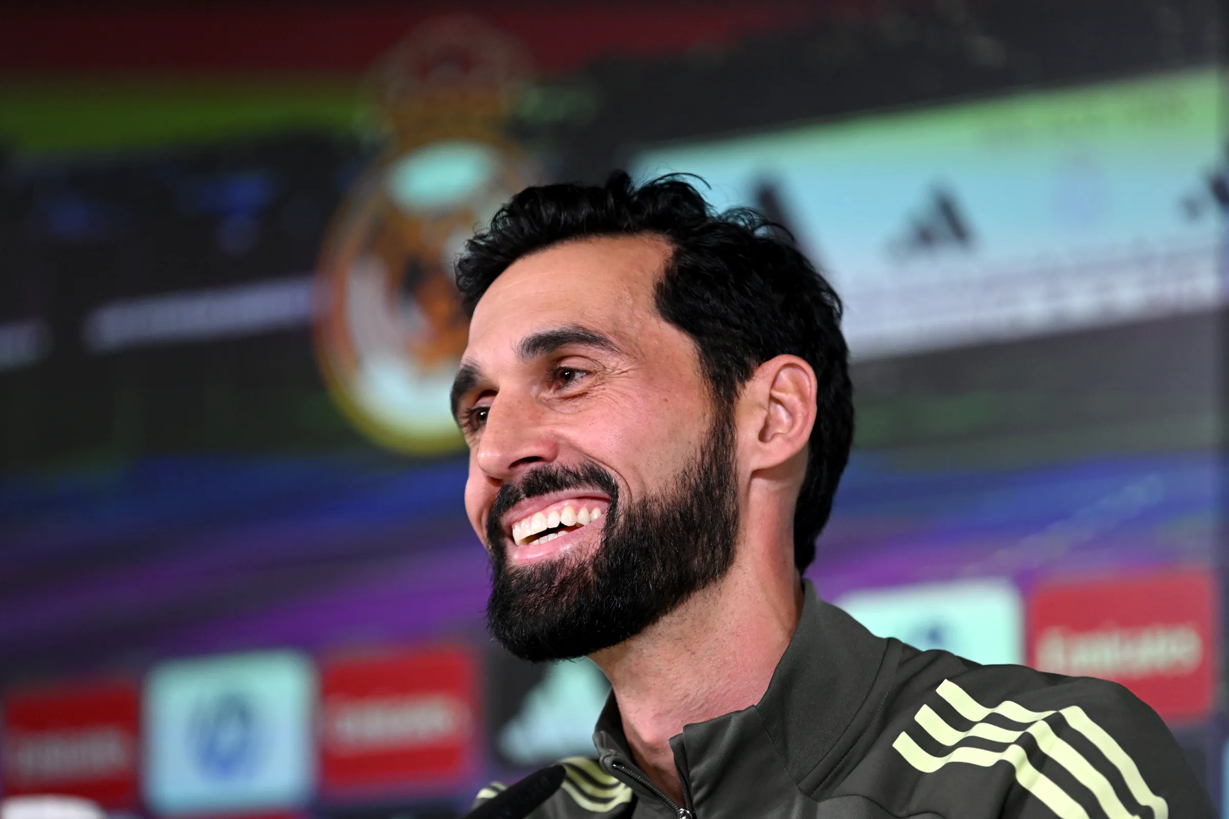 قرار مفاجئ في ريال مدريد.. لاعب يودع الفريق وبيريز يفتح الباب