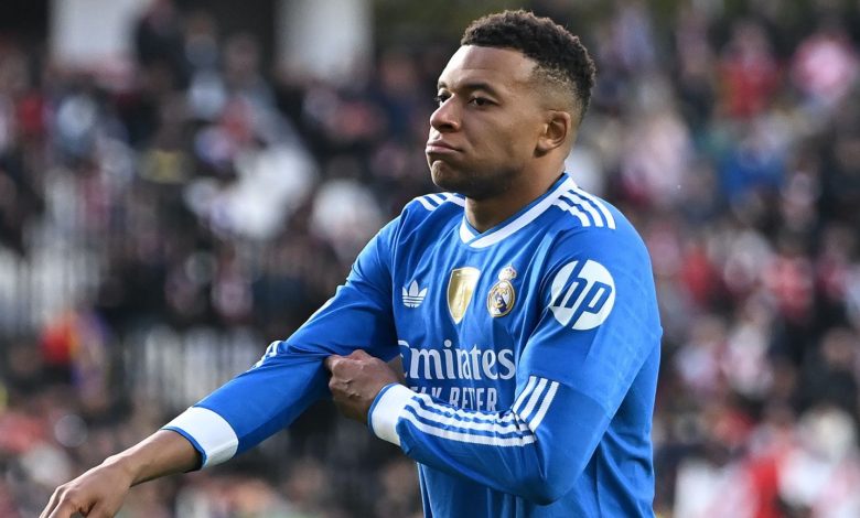 ريال مدريد على صفيح ساخن… مبابي يحمي زميله وظهور إشارات لمدرب جديد