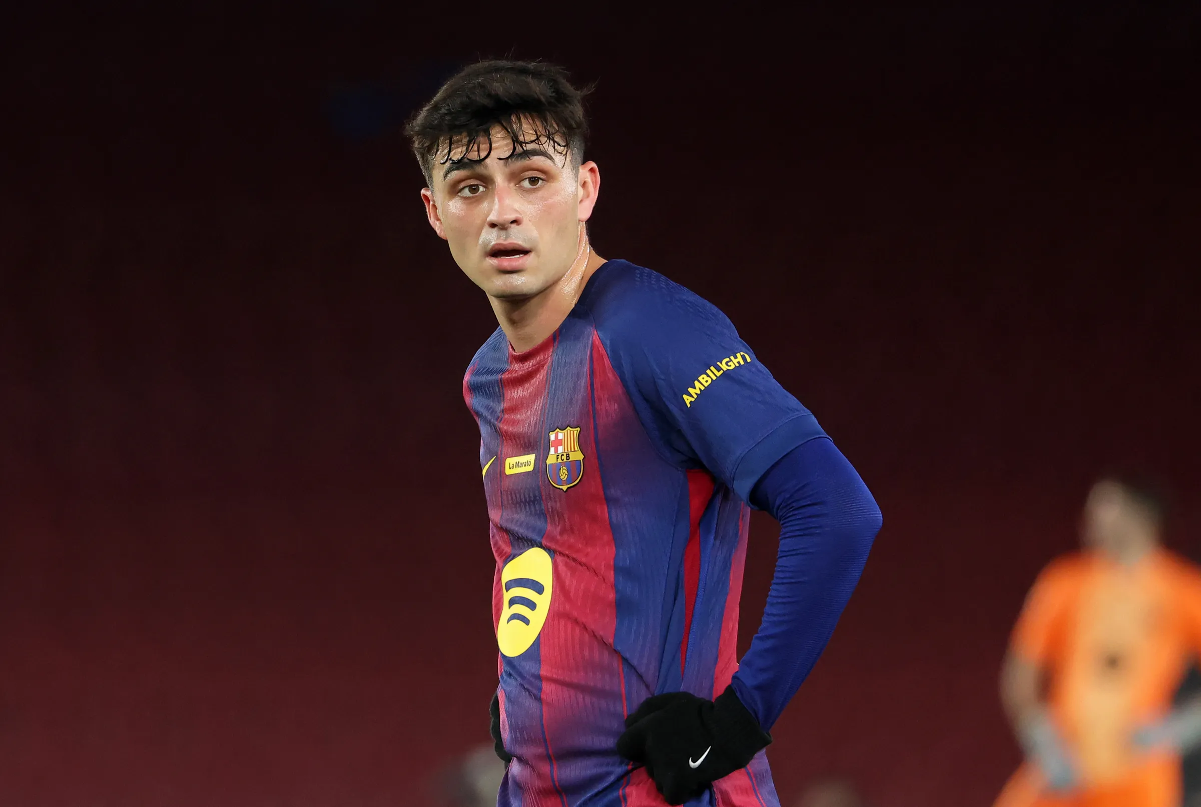 بطلب مباشر من فليك… برشلونة ينهي اتفاقًا لتعويض بيدري في صفقة مجانية