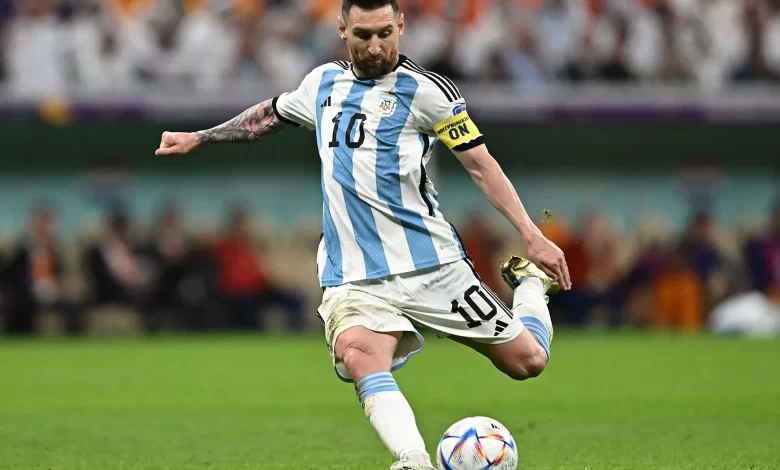 ميسي يرشّح الصفقة.. برشلونة يجهز لضرب السوق بخطف بطل العالم