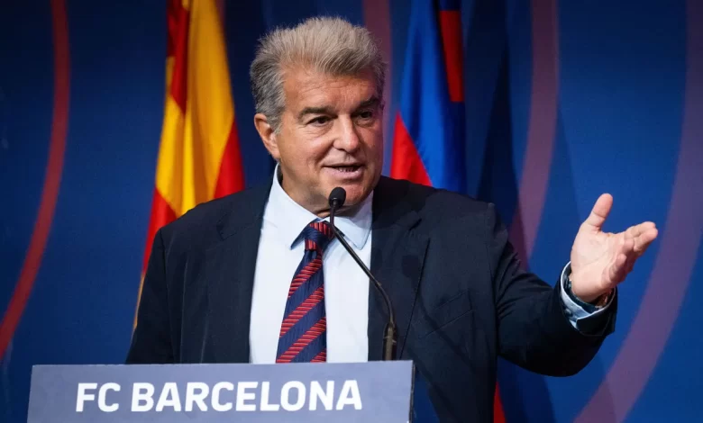 برشلونة يتنفس الصعداء.. لابورتا يقترب من إشعال سوق الانتقالات بقوة