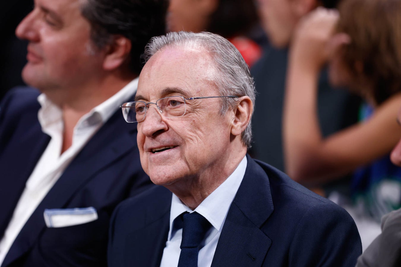 ريال مدريد على أبواب ثورة تاريخية.. فلورنتينو بيريز يخطط لإعادة بناء الفريق بعد صدمة برشلونة