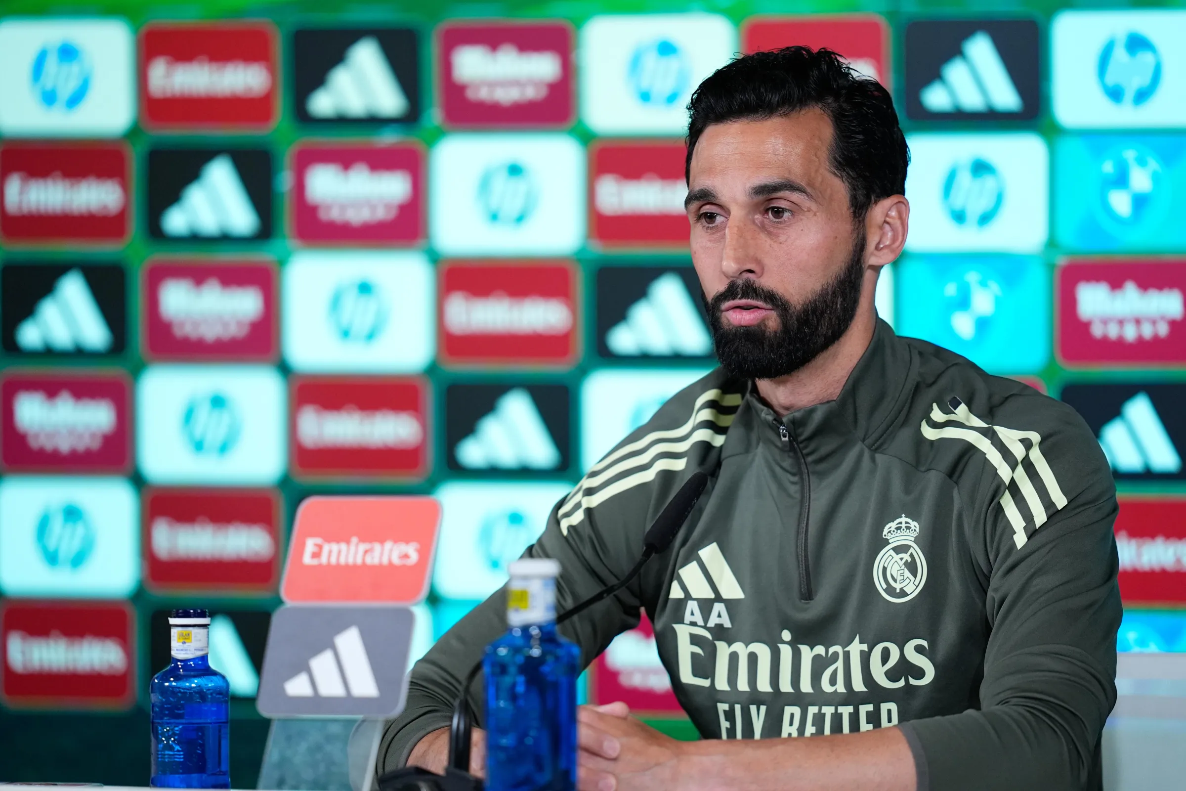 قرارات نارية داخل ريال مدريد.. رحيل 5 لاعبين بعد مباراة إشبيلية رسميًا