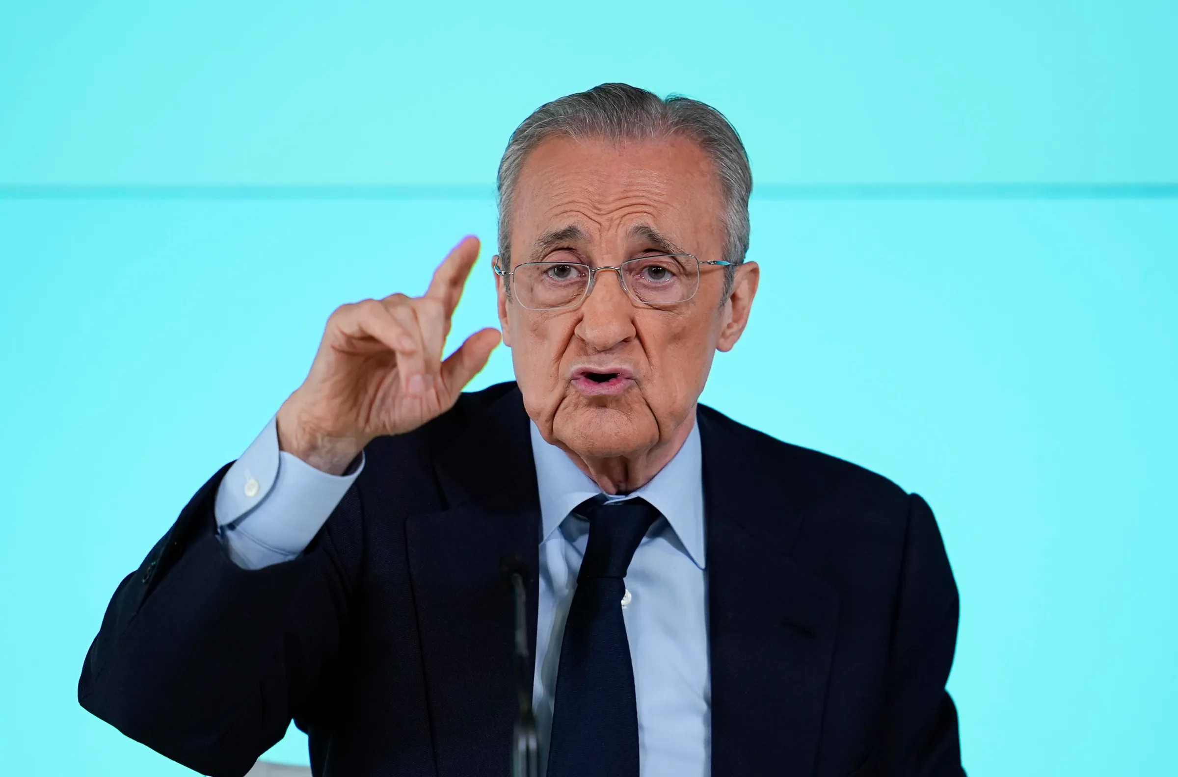 ريال مدريد يدرس قرارًا صادمًا.. التضحية بأحد نجمي الهجوم بعد النتائج المخيبة