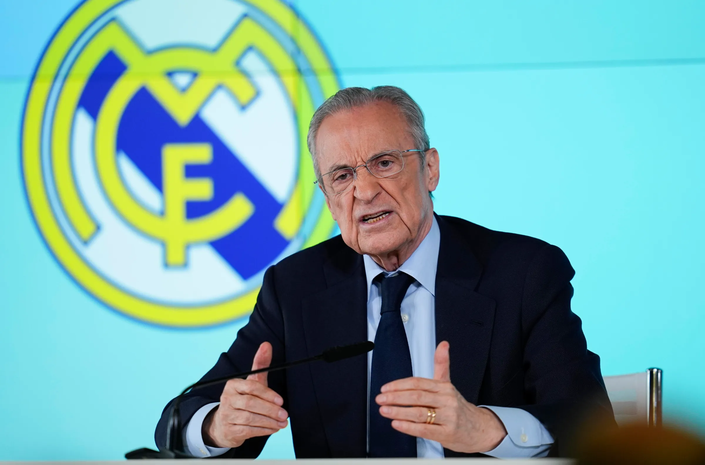 خسارة الكلاسيكو تشعل القرارات في ريال مدريد.. وبيريز يفكر في التضحية بنجم الوسط
