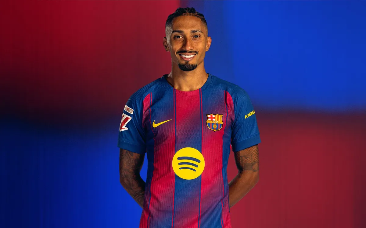 عروض سعودية تهدد برشلونة.. رافينيا بين البقاء والرحيل